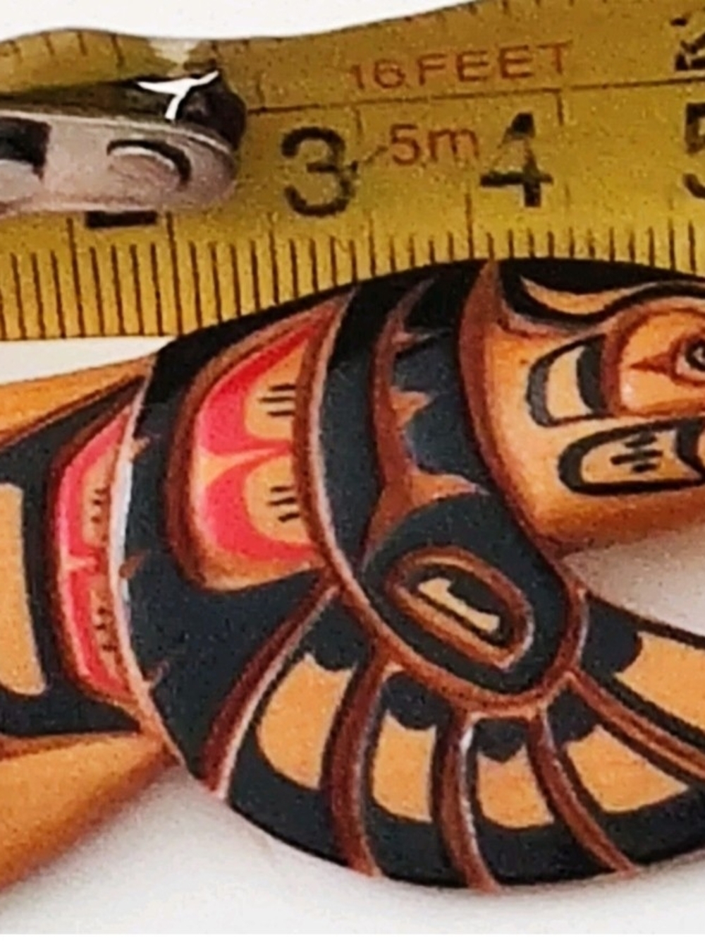 Vintage Canadian Indigenous Art Brooch Hand-carved Cedar ca. 1989.... - Picture 8 of 12